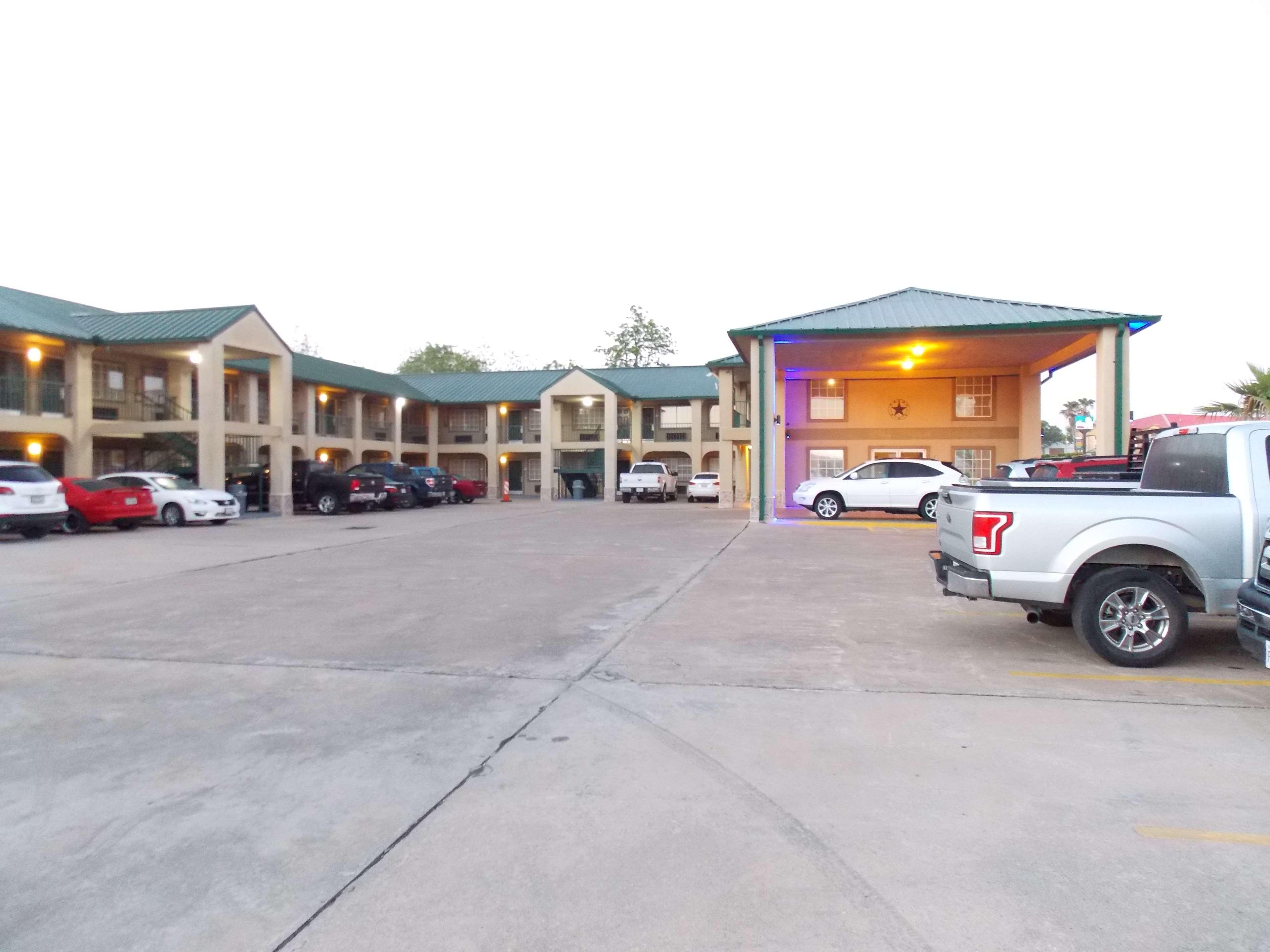 Best Western Executive Inn Hallettsville Exterior foto